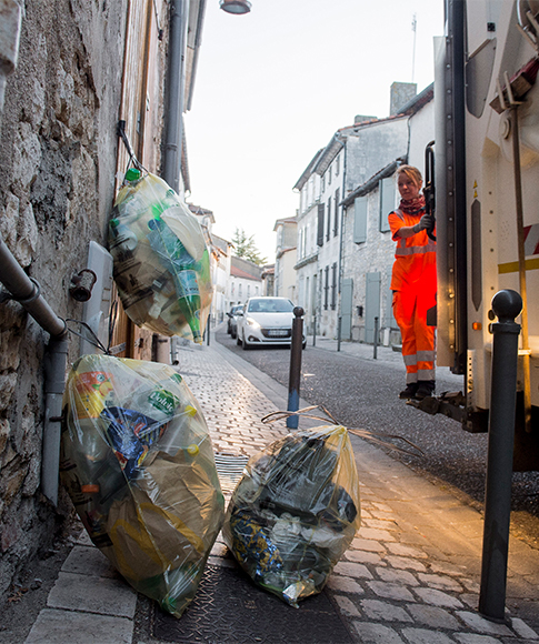 Calitom service public des d chets de Charente assure les